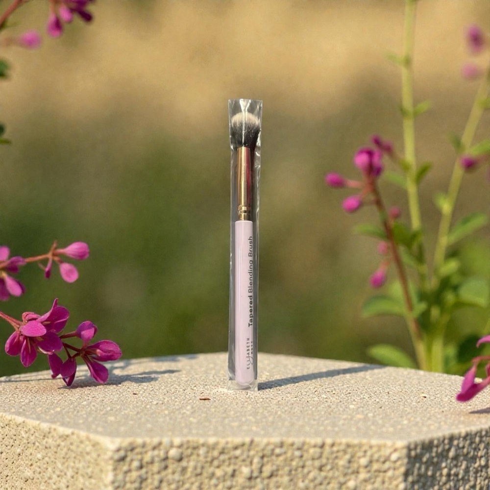 ⭐️ Elizabeth Mott Tapered Blending Brush